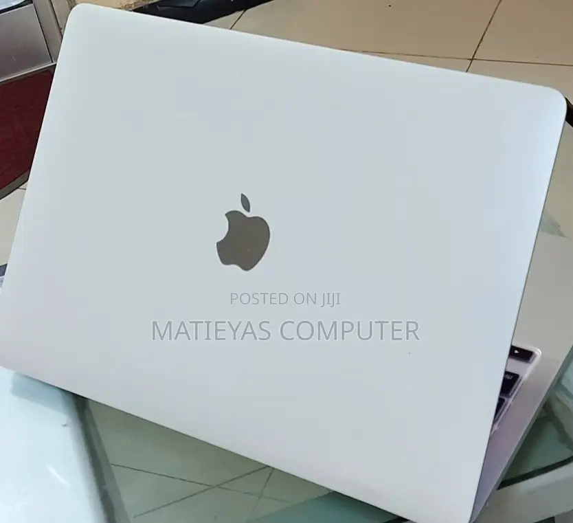 New Laptop Apple MacBook Air 2023 M2 8GB Apple M2 SSD 512GB