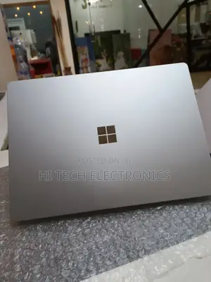 New Laptop Microsoft Surface 8GB Intel Core I7 SSD 512GB
