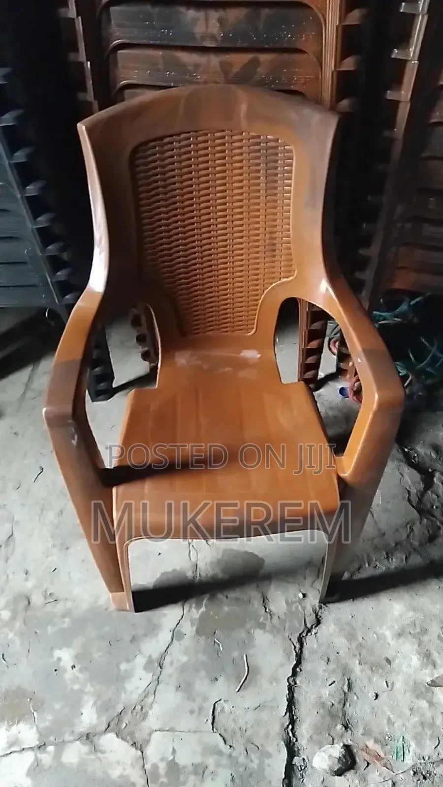 Plastic Chair የፕላስቲክ ወንበር
