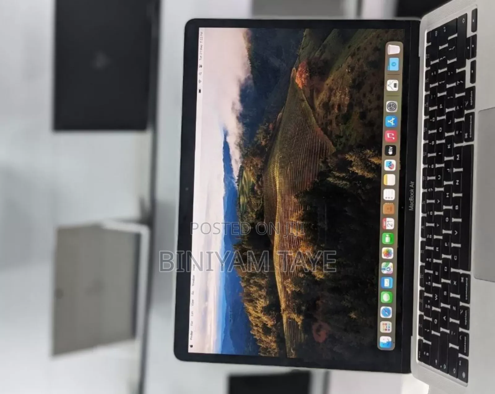 New Laptop Apple MacBook Air 2020 M1 16GB Intel Core I7 SSD 512GB