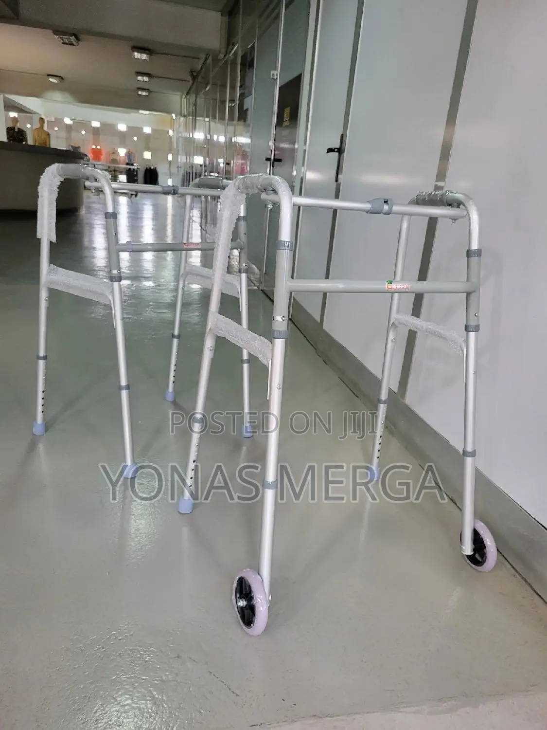 Walker – Standard፬-Bariatric Walkers
፵0easy Movement
