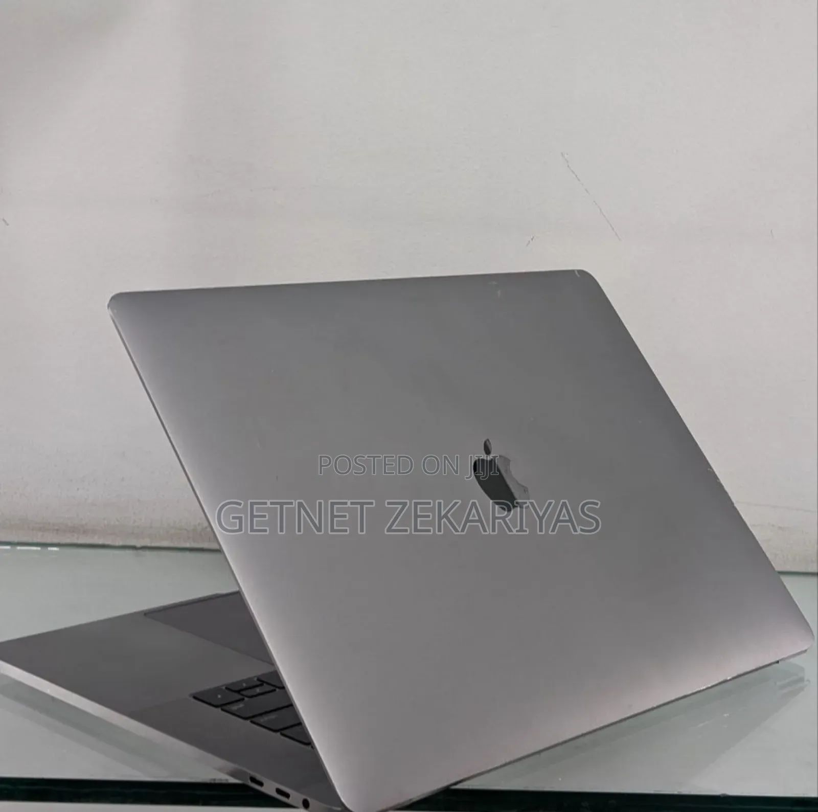 New Laptop Apple MacBook Pro 2018 32GB Intel Core I9 SSD 512GB