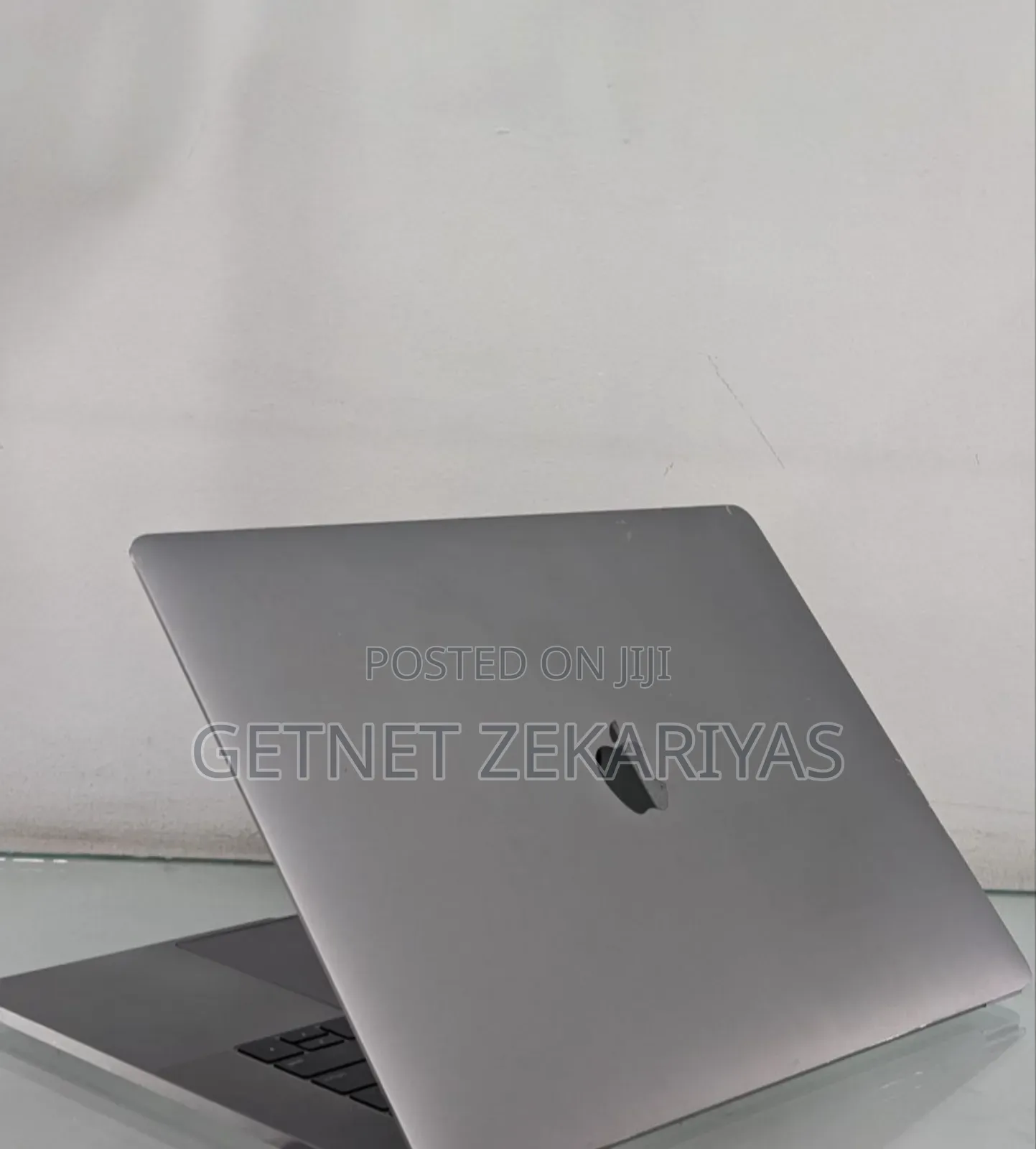 New Laptop Apple MacBook Pro 2018 32GB Intel Core I9 SSD 512GB