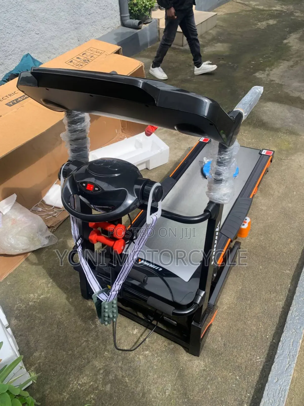 DAFITNESS Motorized Treadmill