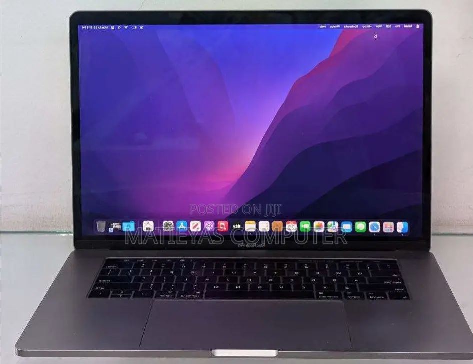 New Laptop Apple MacBook Pro 2018 32GB SSD 512GB
