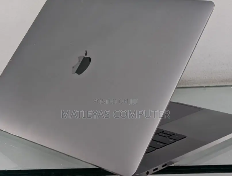 New Laptop Apple MacBook Pro 2018 32GB SSD 512GB