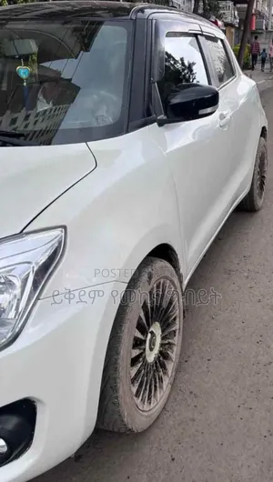 Suzuki Swift 2021 White