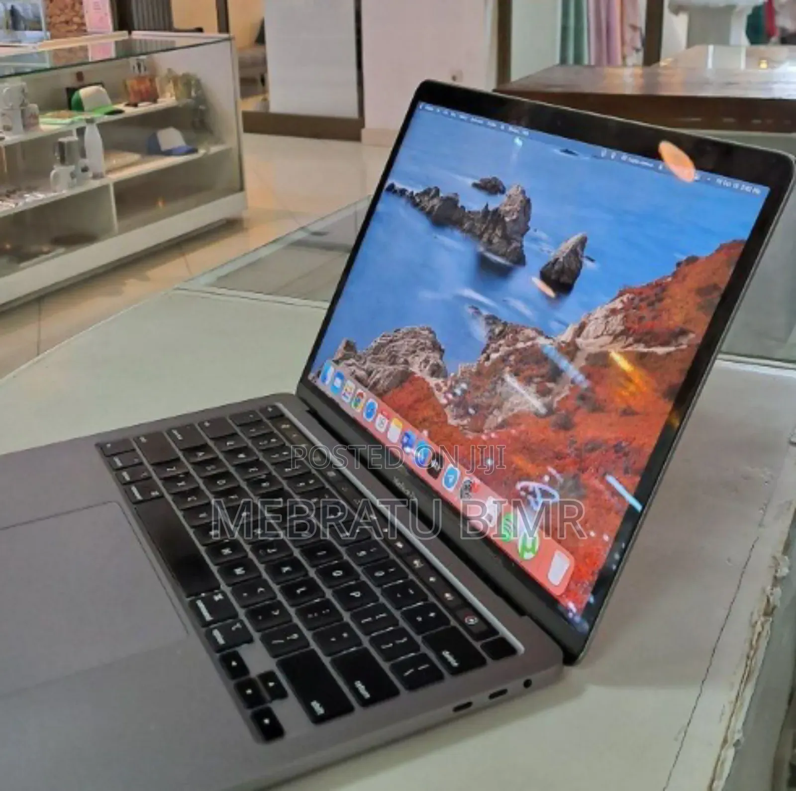 New Laptop Apple MacBook Pro 2020 16GB Intel Core I5 SSD 512GB