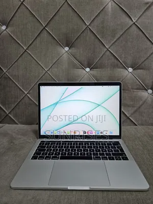 Photo - New Laptop Apple MacBook Pro 2017 16GB Intel Core I7 SSD 512GB