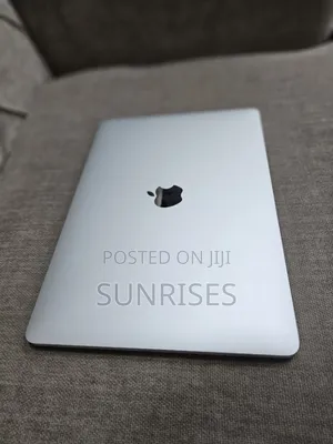 New Laptop Apple MacBook Pro 2017 16GB Intel Core I7 SSD 512GB