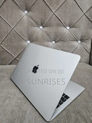 New Laptop Apple MacBook Pro 2017 16GB Intel Core I7 SSD 512GB