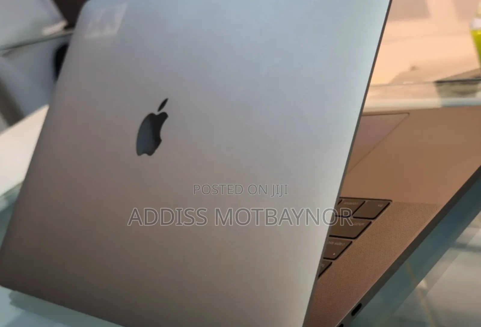 New Laptop Apple MacBook 2018 16GB Intel Core I7 SSD 512GB