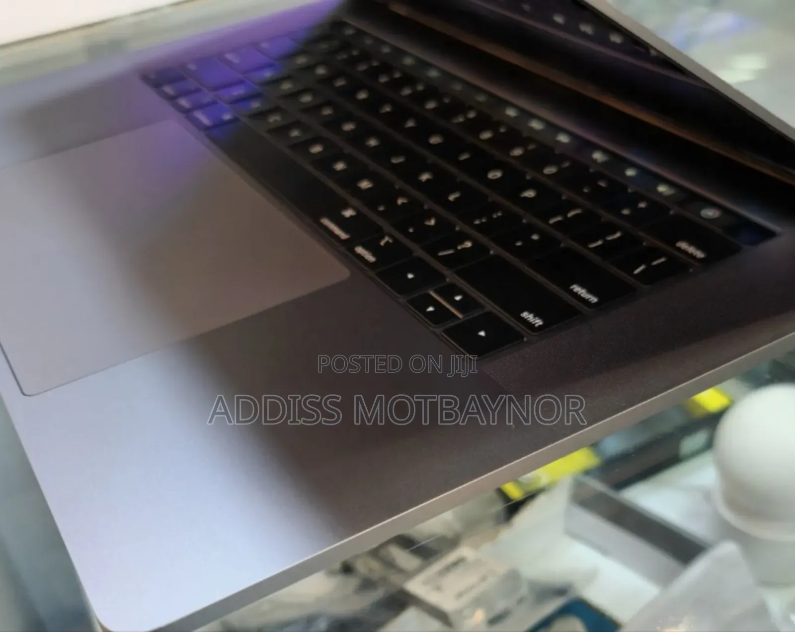 New Laptop Apple MacBook 2018 16GB Intel Core I7 SSD 512GB