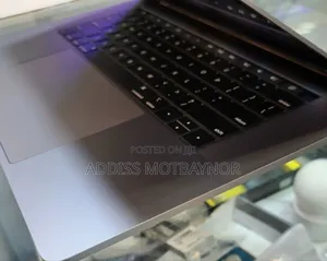 Photo - New Laptop Apple MacBook 2018 16GB Intel Core I7 SSD 512GB