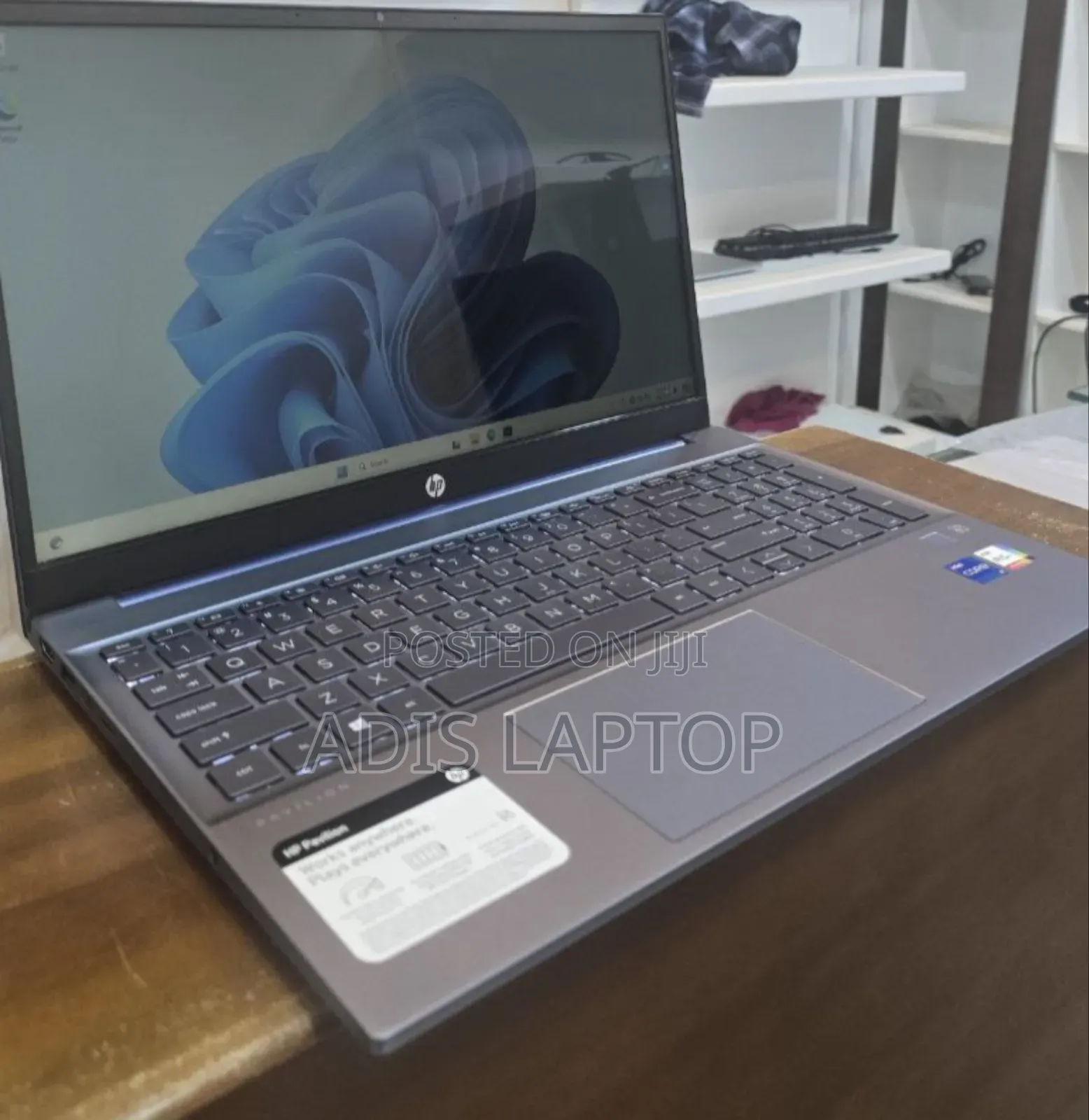 New Laptop HP Pavilion 11 8GB Intel Core I7 SSD 512GB