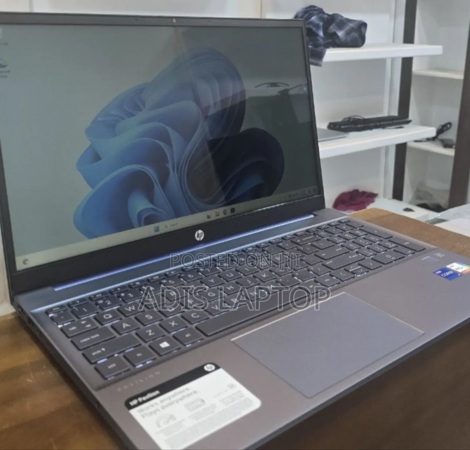 New Laptop HP Pavilion 11 8GB Intel Core I7 SSD 512GB