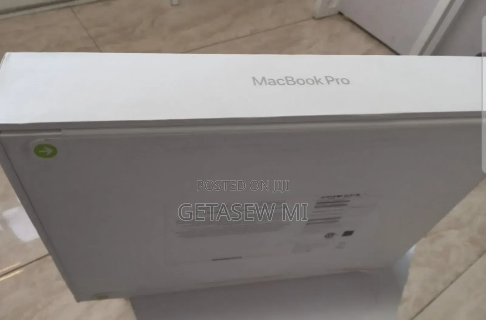 New Laptop Apple MacBook Pro 2022 M2 16GB Apple M2 SSD 512GB
