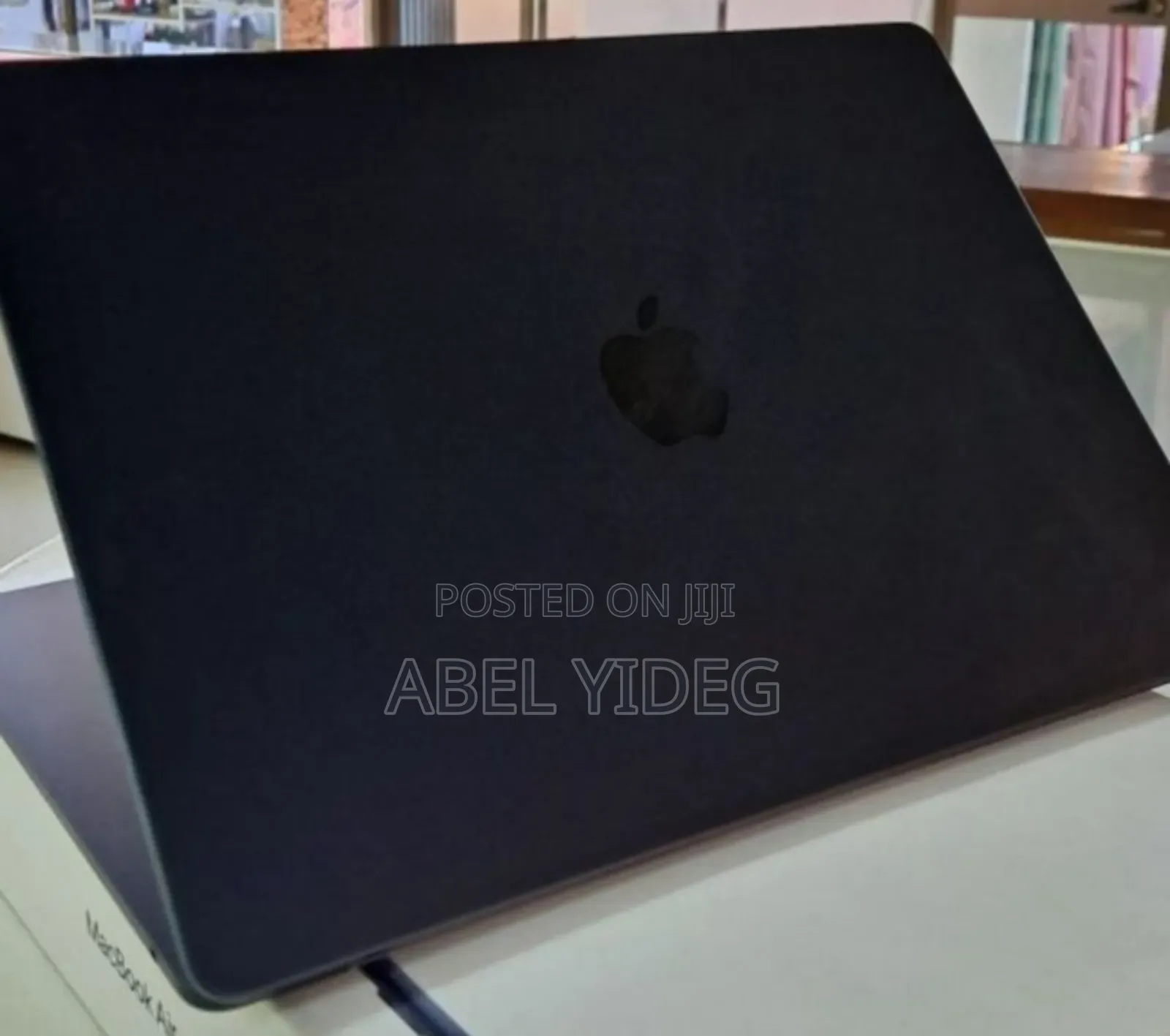 New Laptop Apple MacBook Air 2023 M2 8GB Apple M2 SSD 512GB