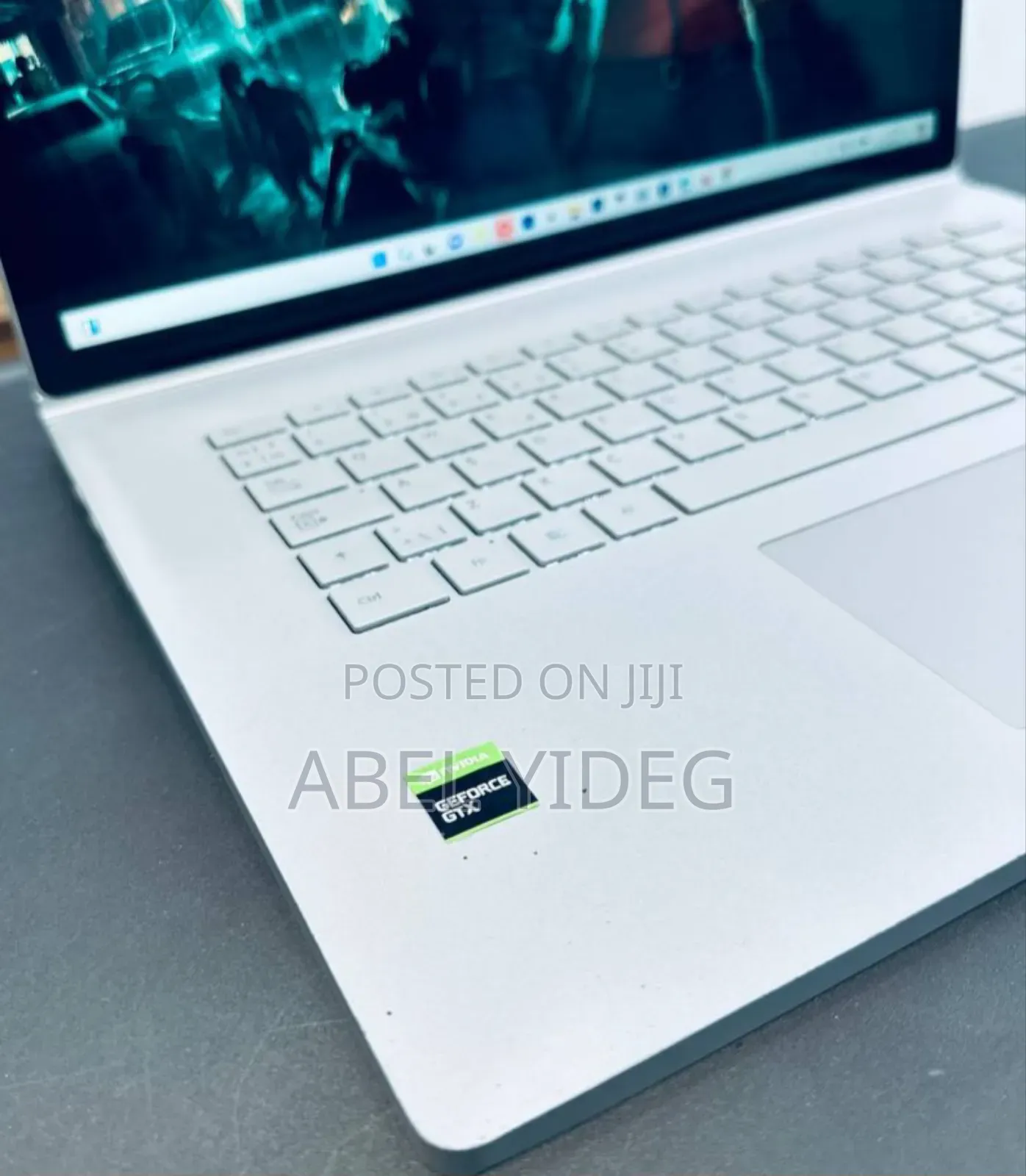 New Laptop Microsoft Surface Book 2 16GB Intel Core I7 SSD 256GB