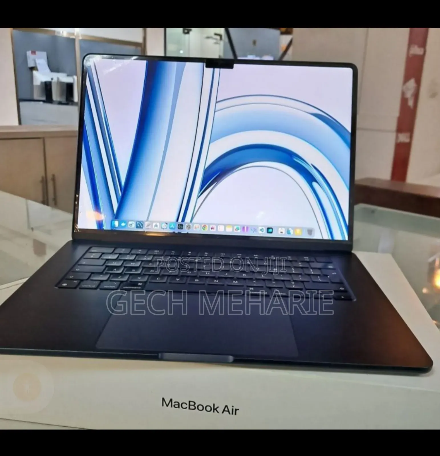 New Laptop Apple MacBook Air 2023 M2 8GB Apple M2 SSD 512GB