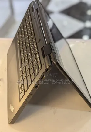 Photo - New Laptop Lenovo ThinkPad Yoga 4GB Intel Pentium HDD 500GB