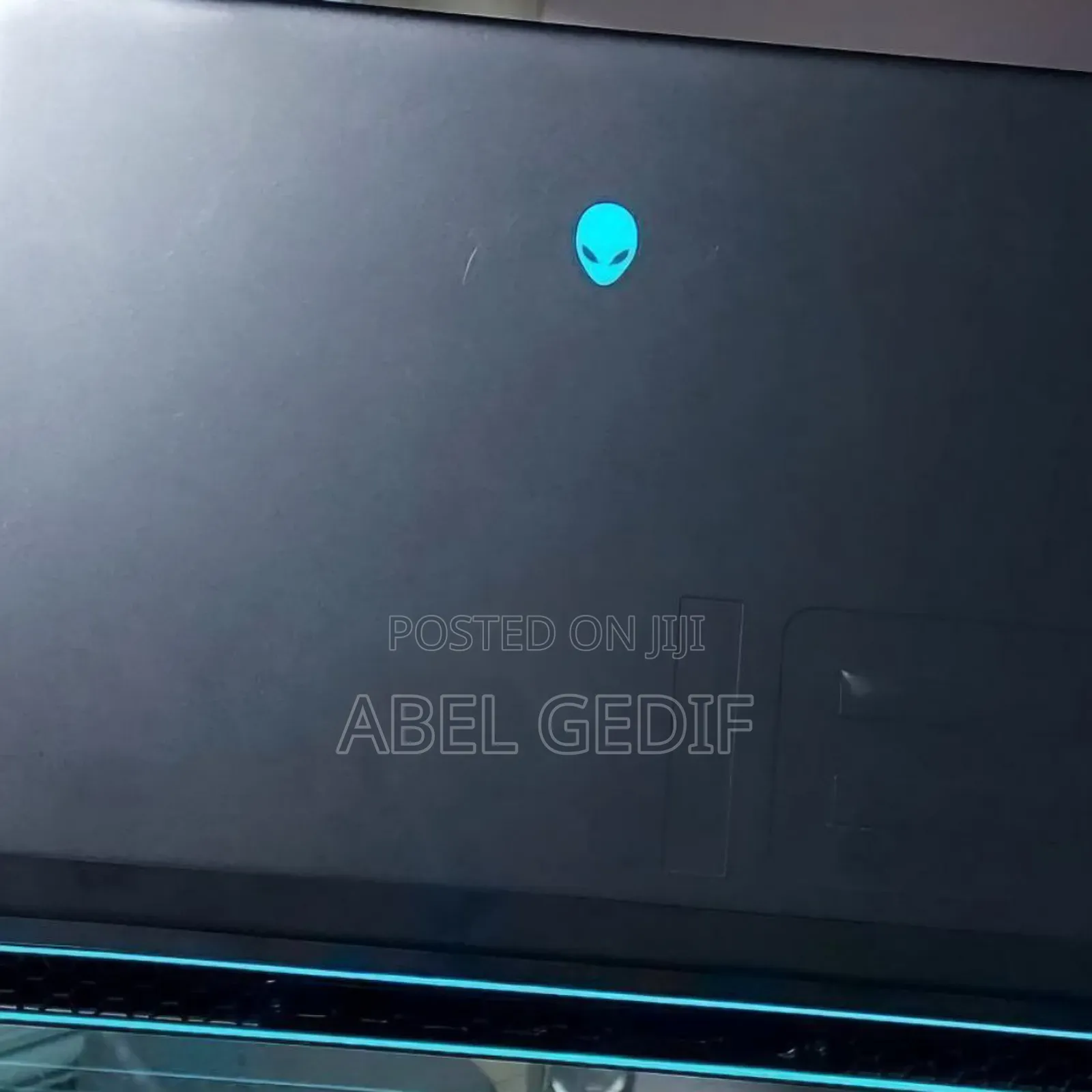 New Laptop Dell Alienware M18 R2 32GB AMD Ryzen 9 SSD 1T