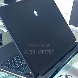 New Laptop Dell Alienware M18 R2 32GB AMD Ryzen 9 SSD 1T