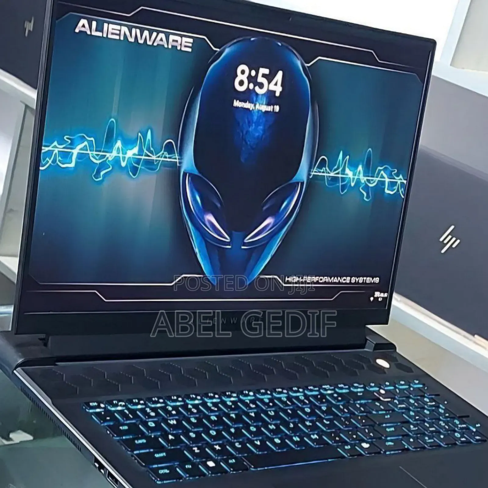 New Laptop Dell Alienware M18 R2 32GB AMD Ryzen 9 SSD 1T