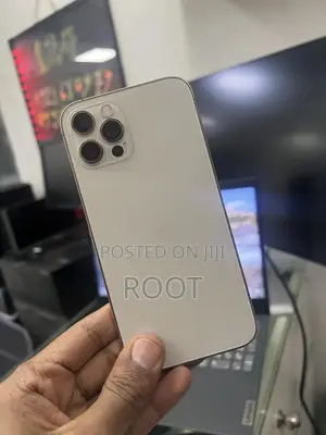 Photo - Apple iPhone 12 Pro 128 GB Gold