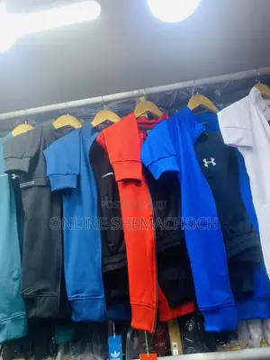 Photo - Under Armour Full Set Sport Wears Tuta