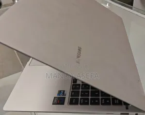 New Laptop Samsung 16GB Intel Core I7 SSD 512GB