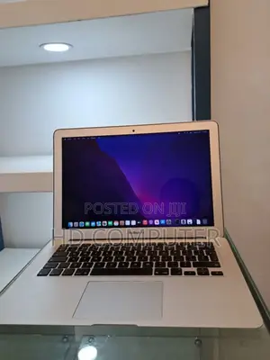 New Laptop Apple MacBook Air 2017 8GB Intel Core I5 SSD 256GB