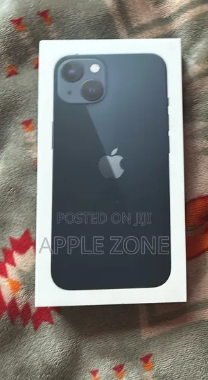 Photo - New Apple iPhone 13 128 GB Blue