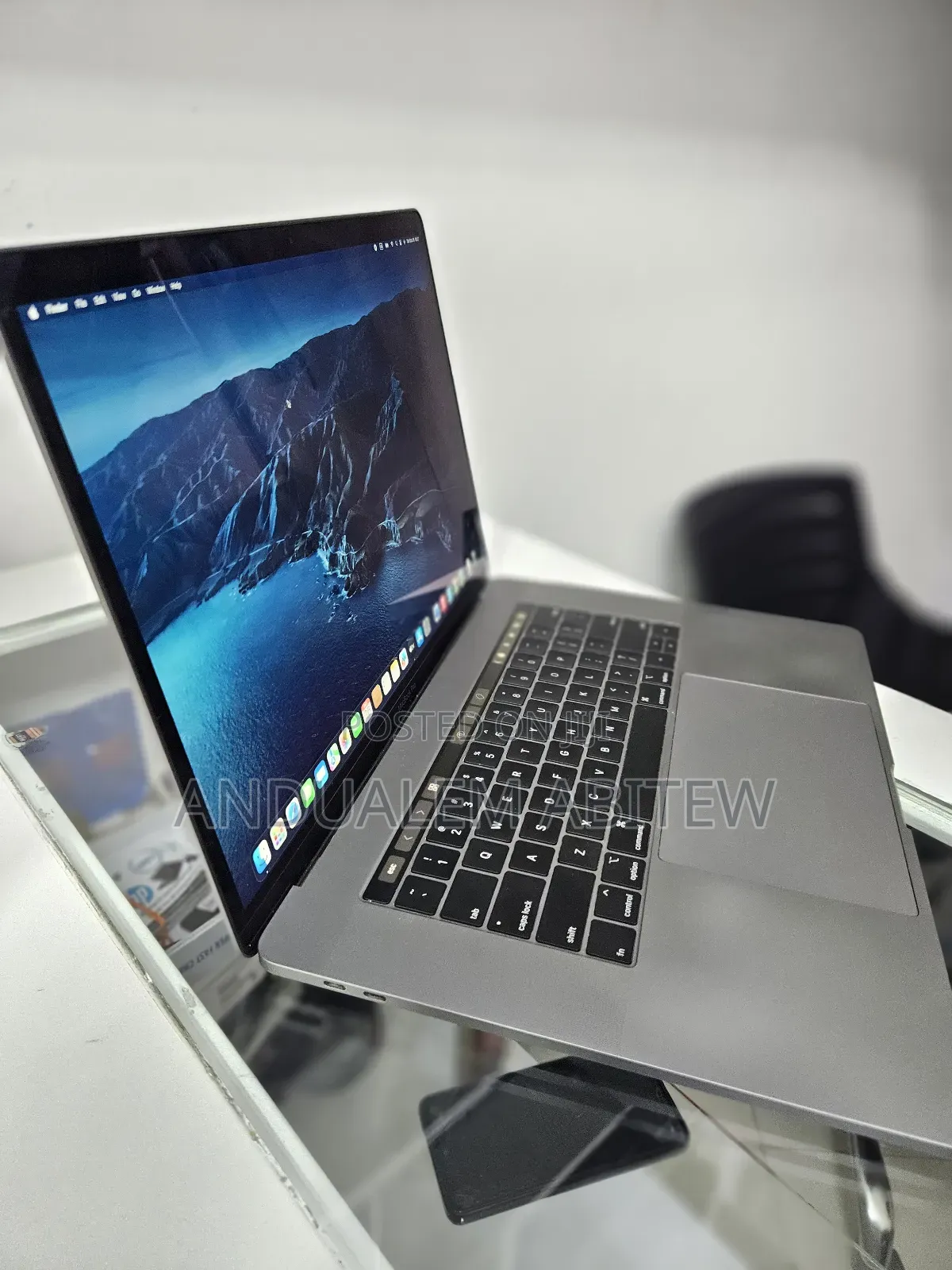 New Laptop Apple MacBook Pro 2019 16GB Intel Core I9 SSD 1T