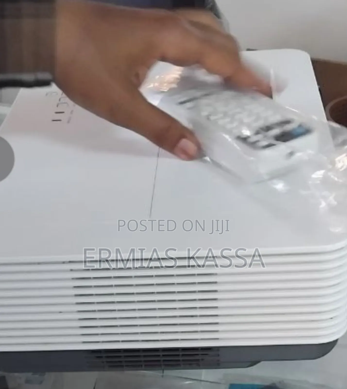 Brand New Sony VPL-Dx220