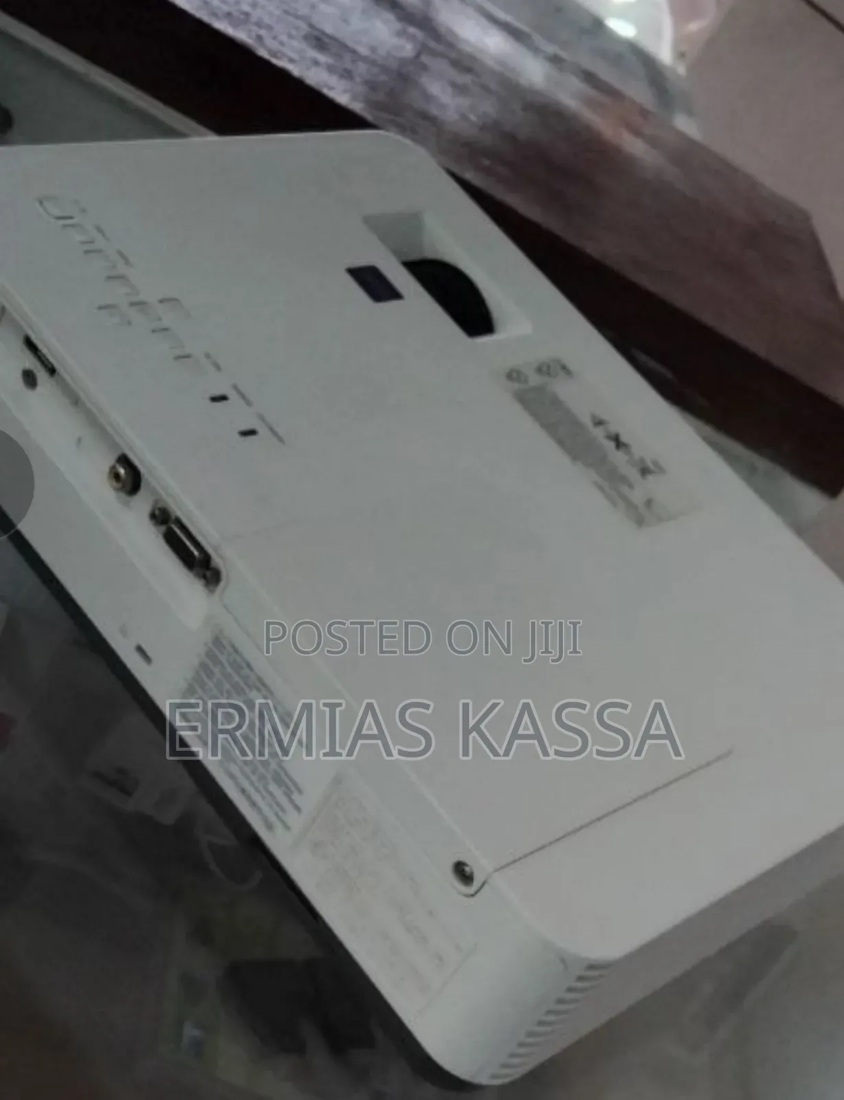 Brand New Sony VPL-Dx220