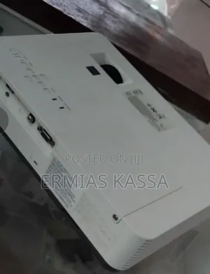 Brand New Sony VPL-Dx220