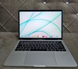 Photo - New Laptop Apple MacBook Pro 2017 16GB Intel Core I7 SSD 512GB