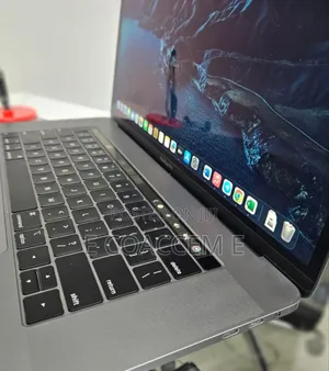 New Laptop Apple MacBook 16GB Intel Core I9 SSD 1T