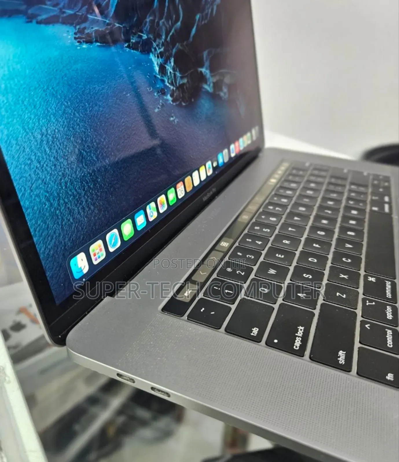 New Laptop Apple MacBook Pro 2019 16GB Intel Core I9 SSD 1T