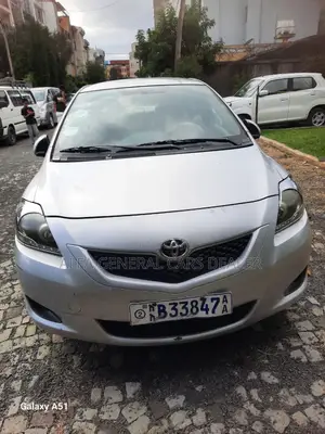 Photo - Toyota Yaris 2008 Silver