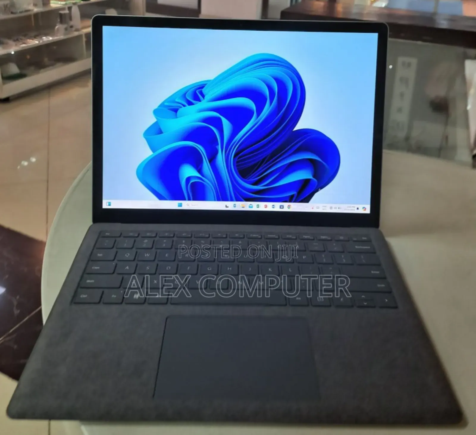 New Laptop Microsoft Surface Laptop 16GB Intel Core I7 SSD 256GB