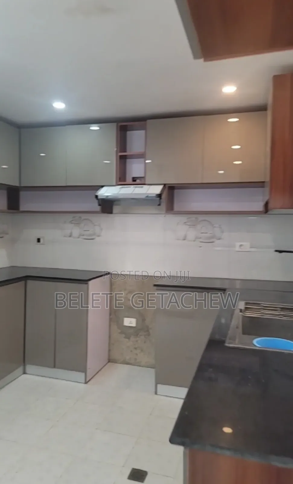 3bdrm Apartment in Ayat Hosea, Bole for sale