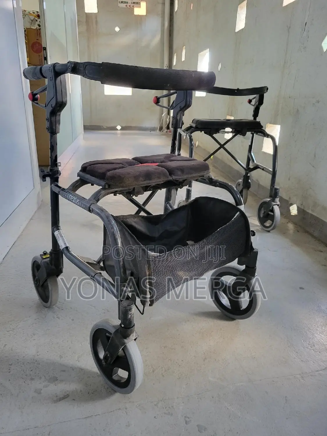 Nexus 3 Wheeled Walker=Unique Cross-Folding Frame÷Walker