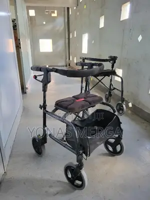 Walker/Walker 4wheels, Handbrakes,Shopping Bag Cane Holder
