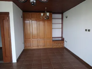 6bdrm Villa in Bole for sale