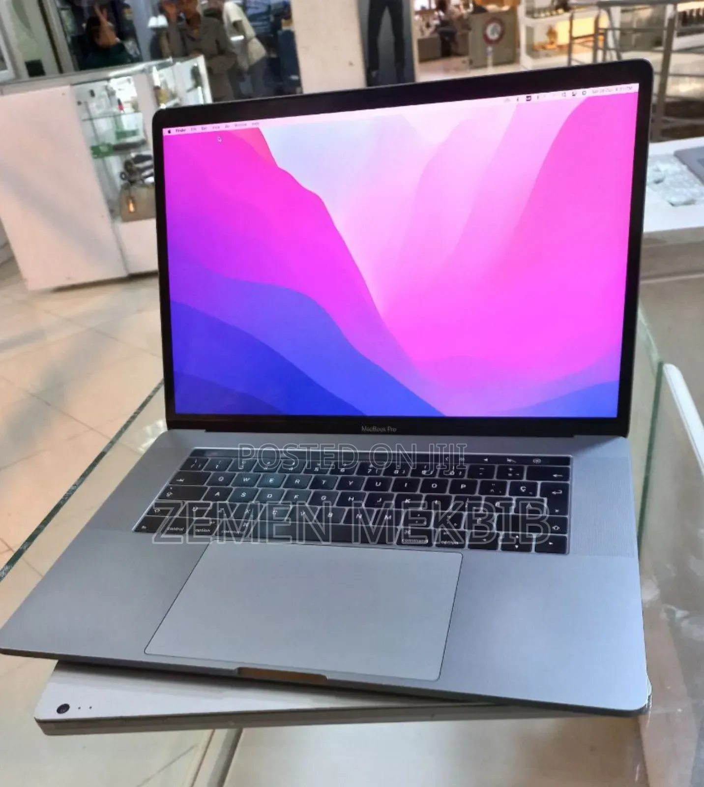 New Laptop Apple MacBook Pro 2016 16GB Intel Core I7 SSD 512GB