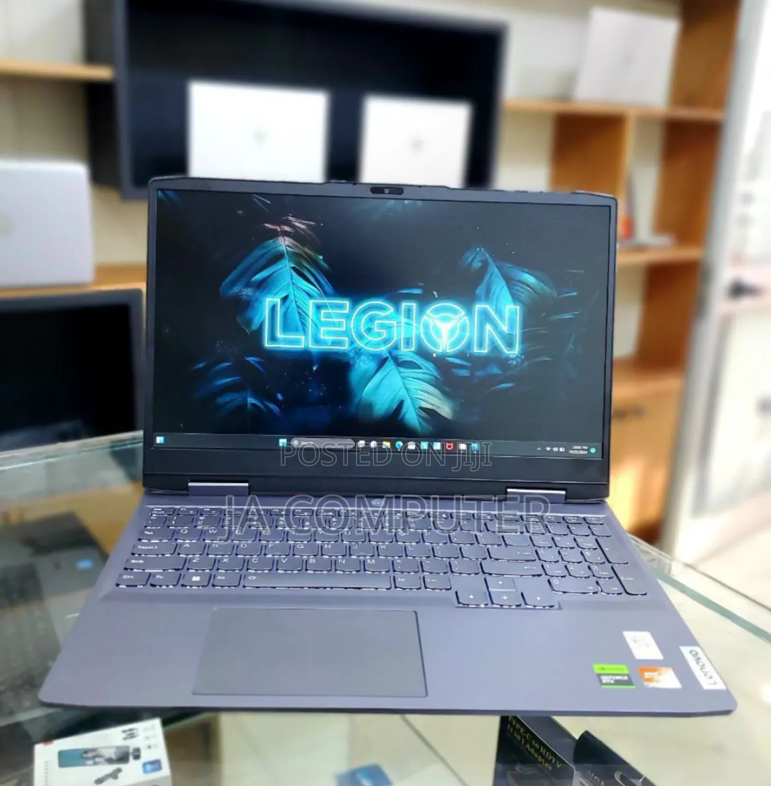 New Laptop Lenovo LOQ 15IRH8 16GB AMD Ryzen 7 SSD 512GB
