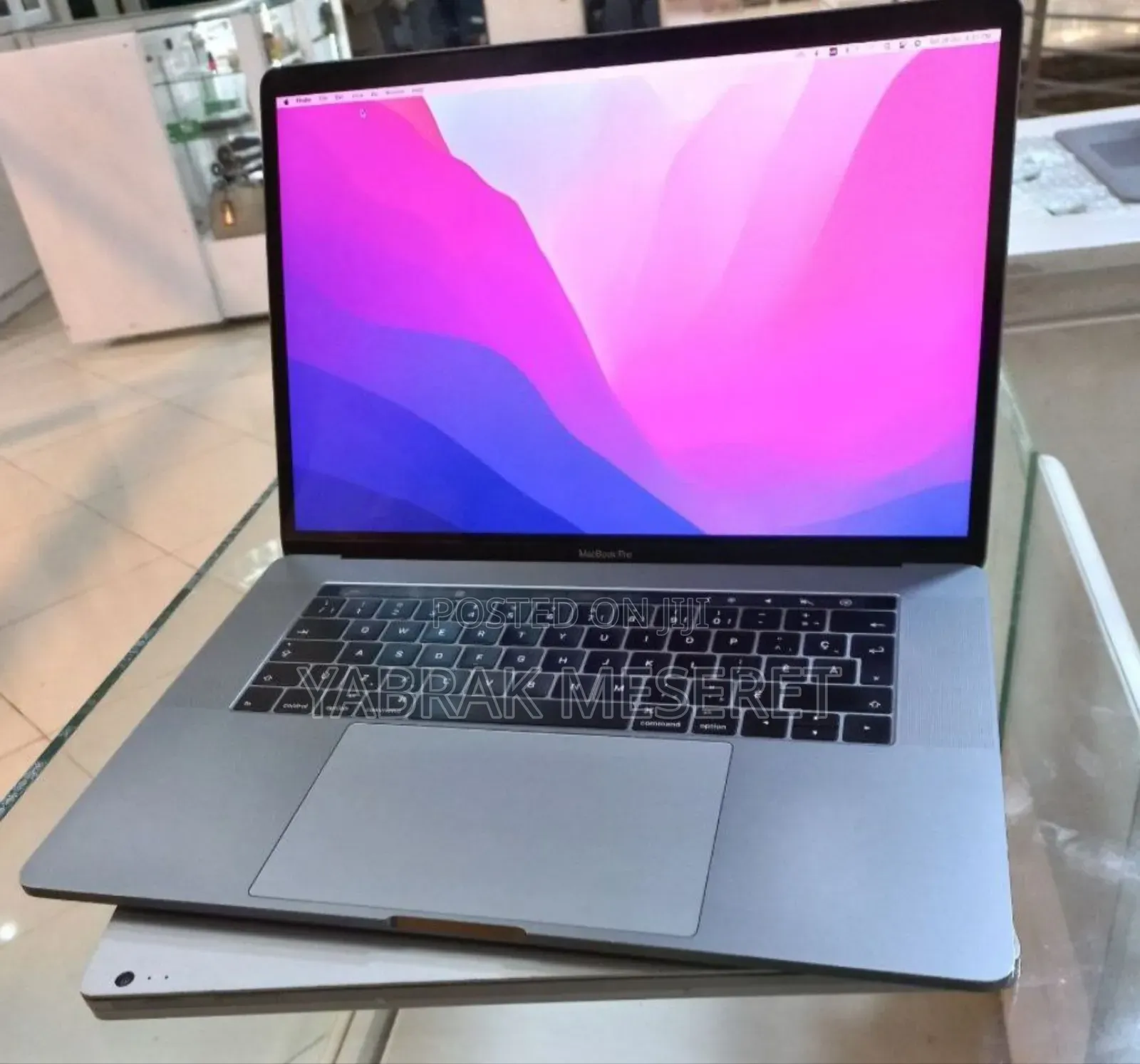 New Laptop Apple MacBook Pro 2015 16GB Intel Core I7 SSD 512GB