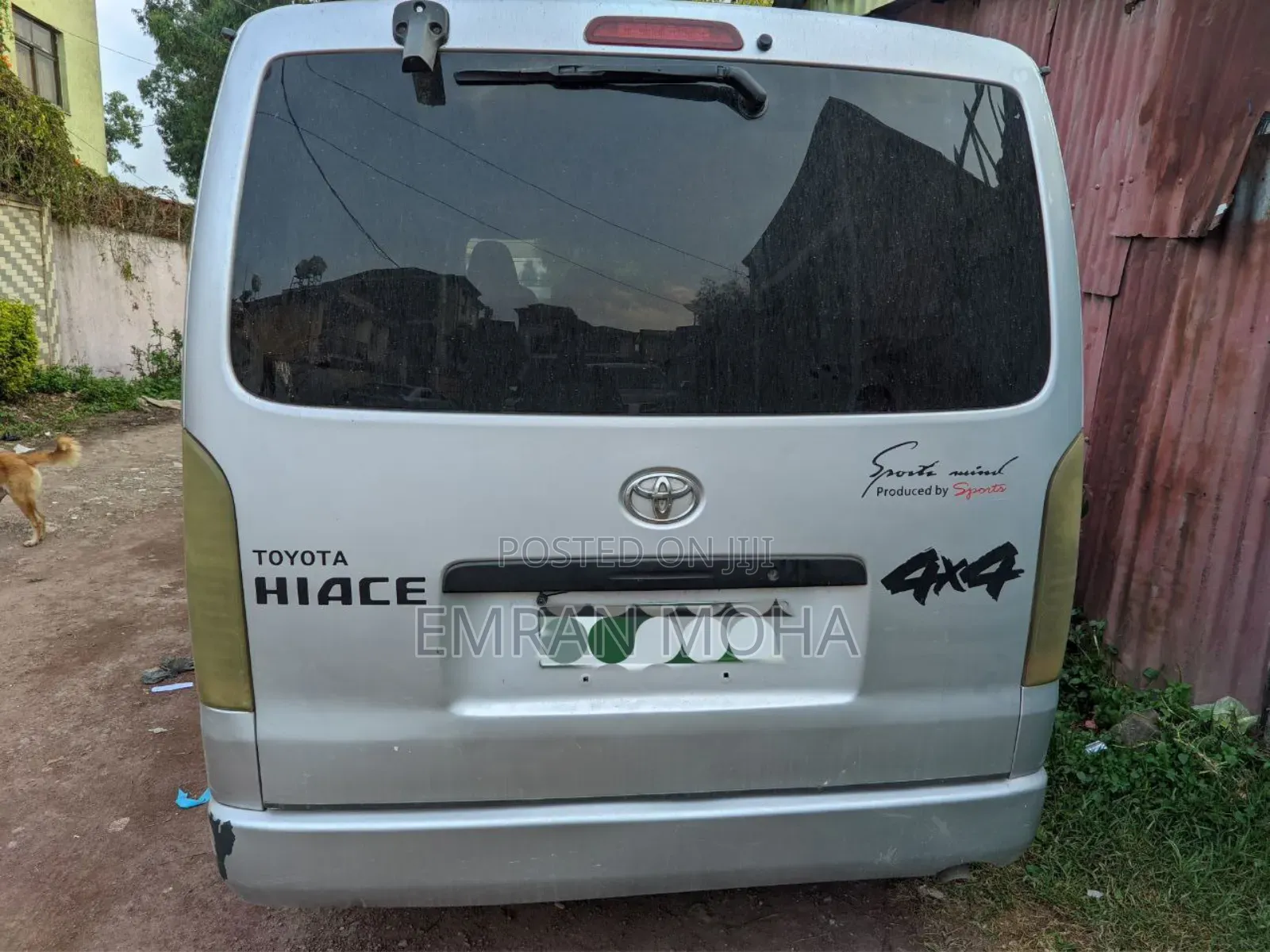 Toyota HiAce 2013